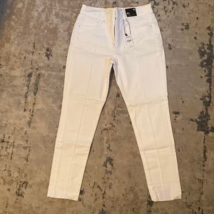 Express White Skinny High Rise Jeans, Size 8, New with Tags
